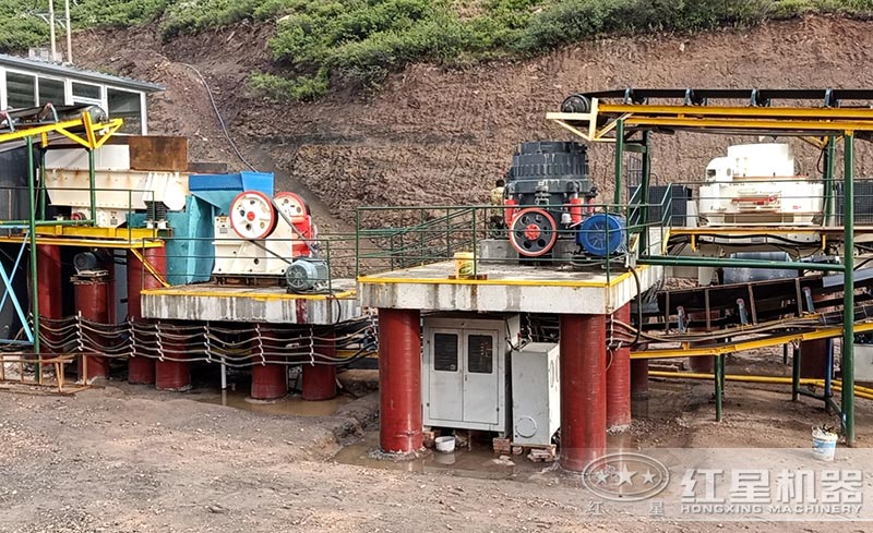 玄武巖制砂機(jī)工作現(xiàn)場 玄武巖制砂機(jī)工作現(xiàn)場